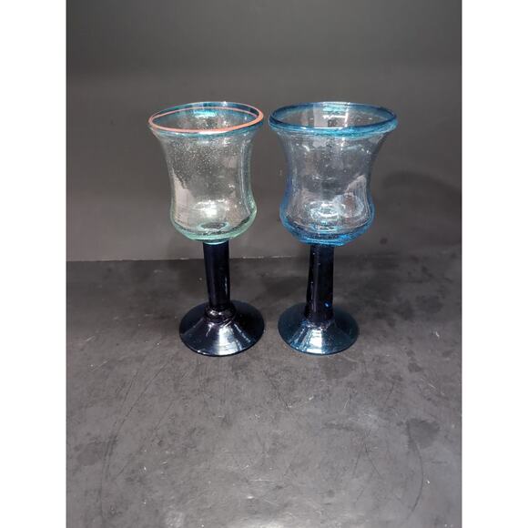 Mexican Handblown Wine Goblets, Clear Glass with Aqua Blue‎ Rim, Stem, Set of 2 - Picture 3 of 10